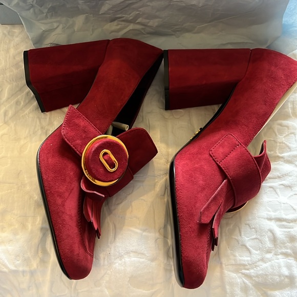 Prada red velvet shoes - Picture 3 of 12